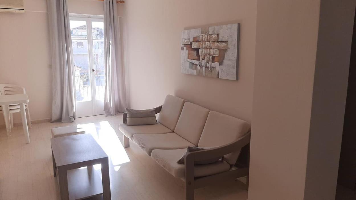 Tasias Apartments Lixouri Exterior foto